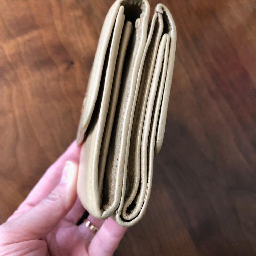 Authentic CHANEL Wallet - Picture 3 of 7